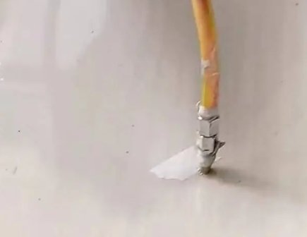 阳朔瓷砖空鼓维修公司专业解答在瓷砖铺贴过程中，如果使用的砂料过粗（如全部使用了粗砂），可能会导致以下问题